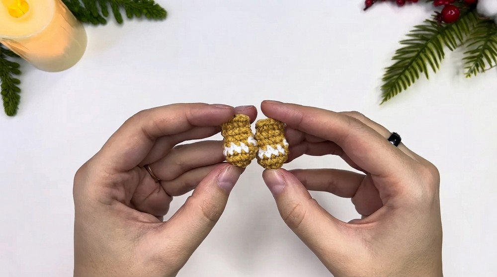 Gingerbread Man Crochet Tutorial Mini, Easy & No Sew! 4