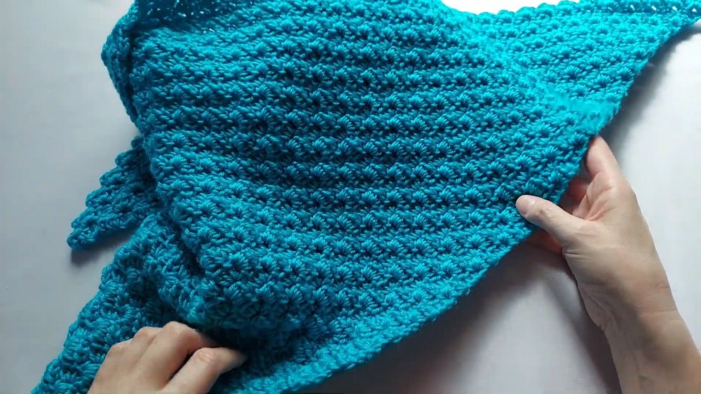 How to Crochet Simple, warm, crocheted triangle shawl 9