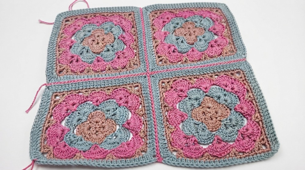 How to Make a Super Beautiful Crochet Shoulder Bag