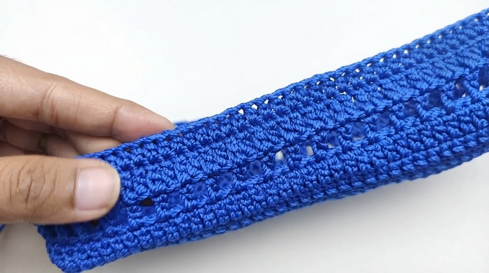 Tutorial on Knitting the Latest Motif Market Bag