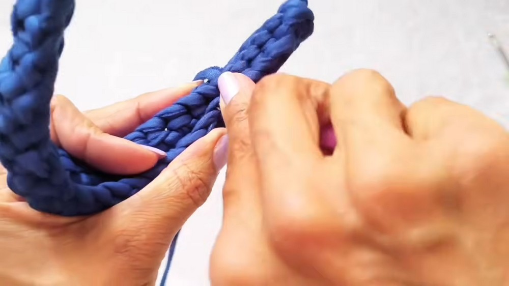 Blue Crochet Bag Easy, Beautiful, and Super Economical (9)