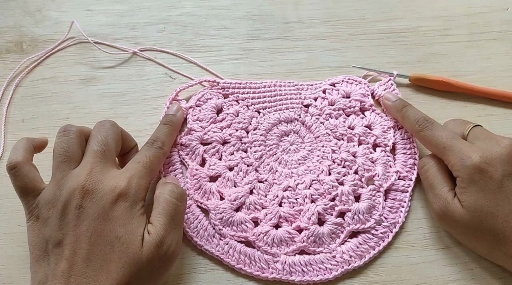 Crochet Decorative Shell Bag