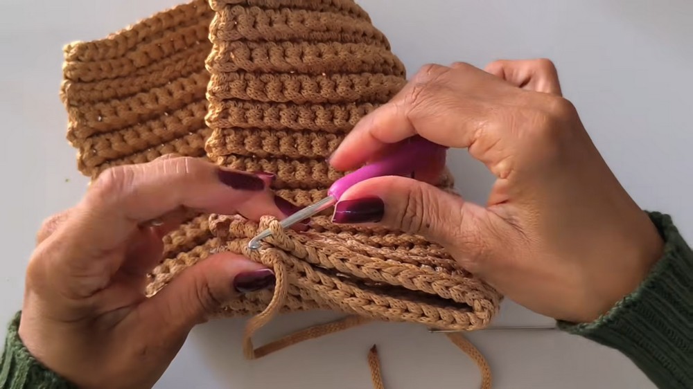 _Easy Crochet Bag Complete Step-by-Step Tutorial for Beginners (6)