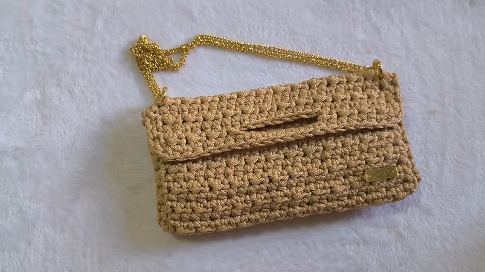 Easy, Quick, and Economical Crochet Clutch Complete Tutorial (10)