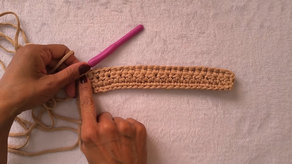 Easy, Quick, and Economical Crochet Clutch Complete Tutorial (4)