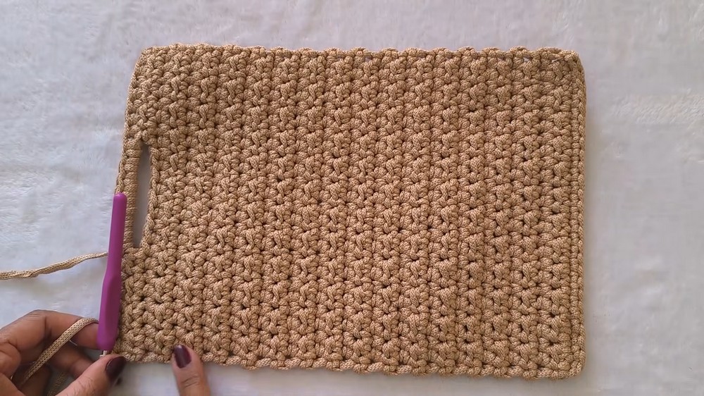 Easy, Quick, and Economical Crochet Clutch Complete Tutorial (5)