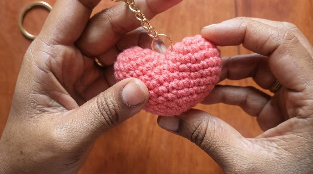 How To Crochet A Heart Keychain 7
