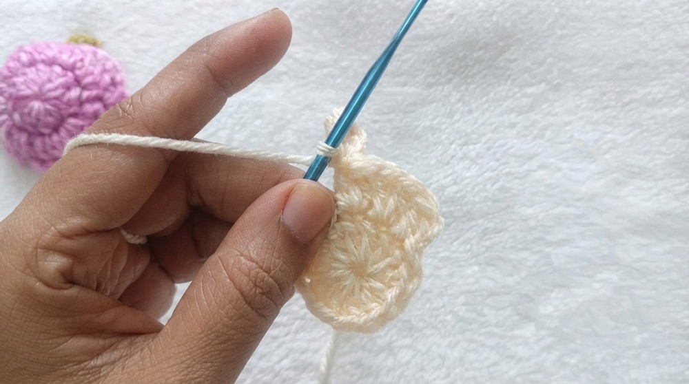 How To Crochet A Turtle Keychain 4