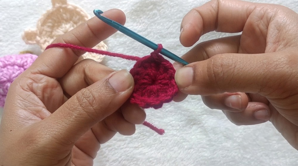 How To Crochet A Turtle Keychain 6
