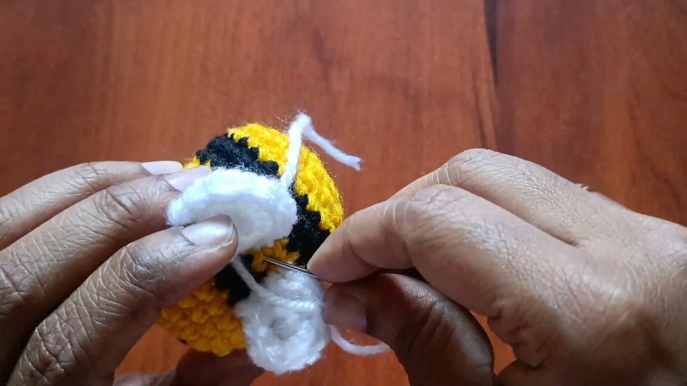 How To Crochet Bee Keychain (9)