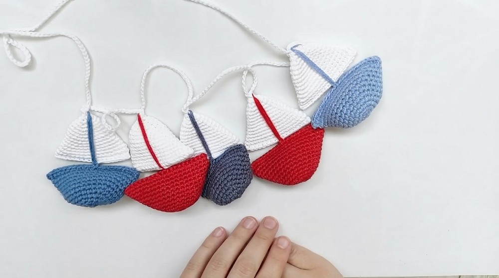 How To Crochet Boat Garland 8