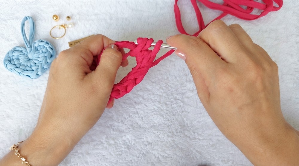 How To Crochet Heart Keychain (6)