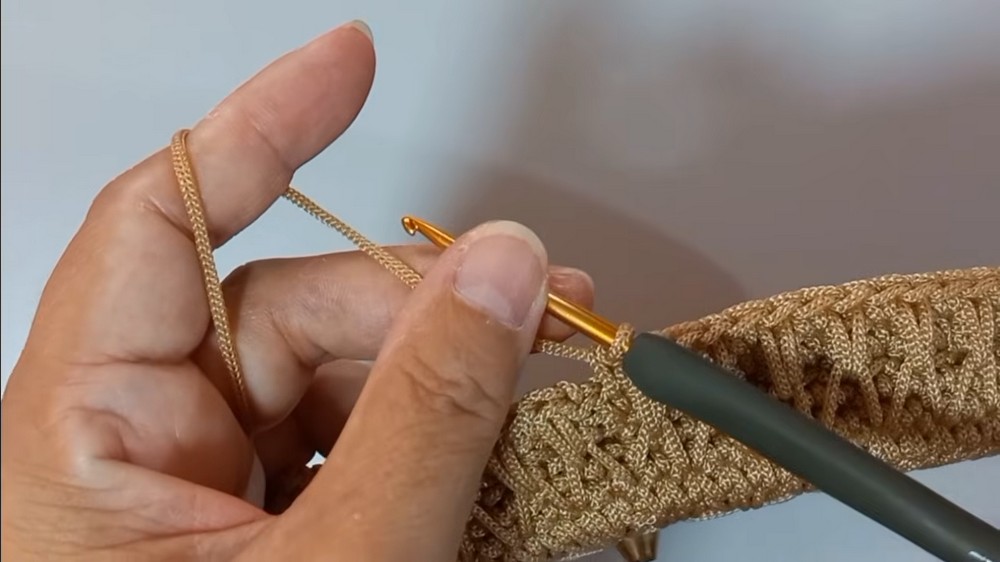 How To Crochet Honeycomb Pattern Bag (5)