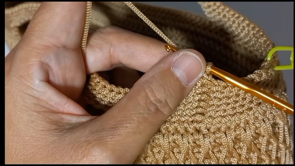 How To Crochet Honeycomb Pattern Bag (6)