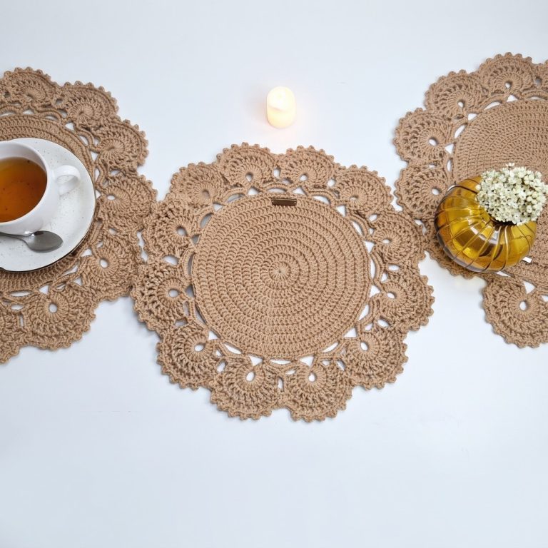 How To Crochet Modern And Budget-friendly Tathy Charger Plate 11