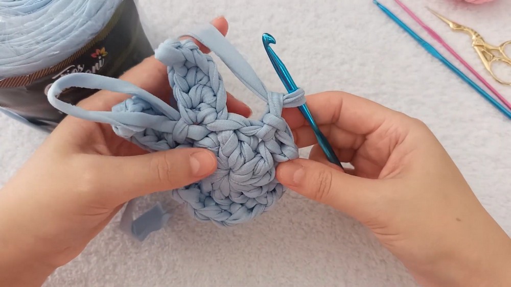How To Crochet Rabbit Keychain With T-shirt Yarn 6