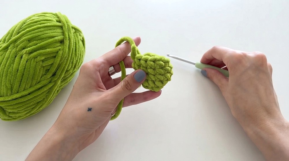 How To Crochet Very Easy Plush Dinosaur Toy (3)