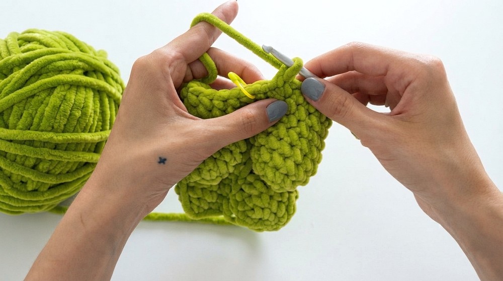 How To Crochat Very Easy Plush Dinosaur Toy (4)