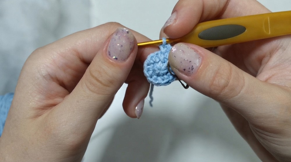 How To Crochet Whale Keychain 3