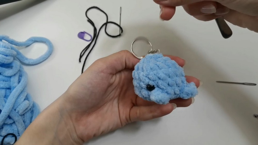 How To Crochet Whale Keychain 7