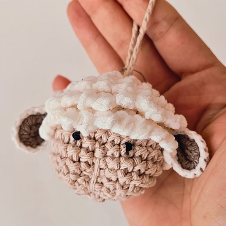 How to Crochet Amigurumi Sheep Keychain 10-