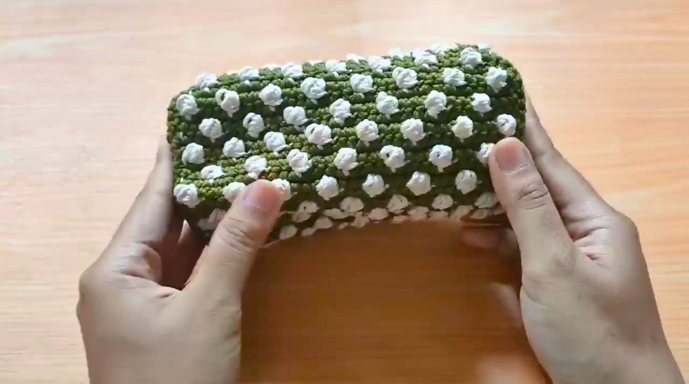 How to Crochet Bubble Pouch