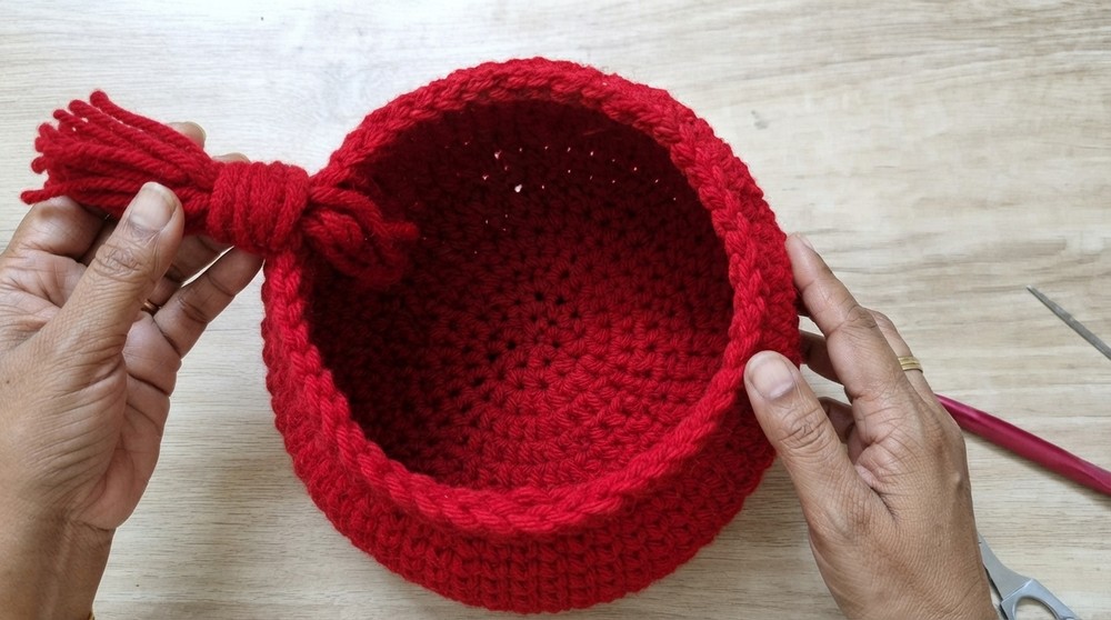 How to Crochet Cocoon Hanging Baskets 7