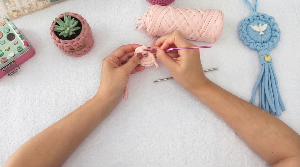How to Crochet Divine Mandala with T-shirt Yarn 3