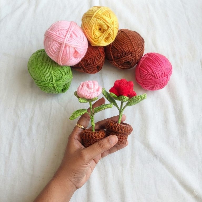 How to Crochet Easy Mini Flower Pot (11)