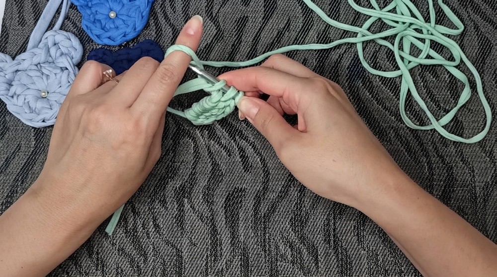 How to Crochet Teddy Bear Keychain with T-shirt Yarn 3