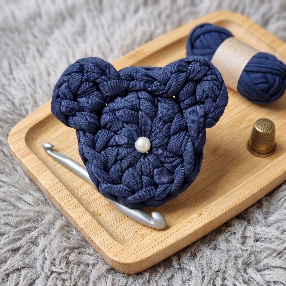 How to Crochet Teddy Bear Keychain with T-shirt Yarn 8