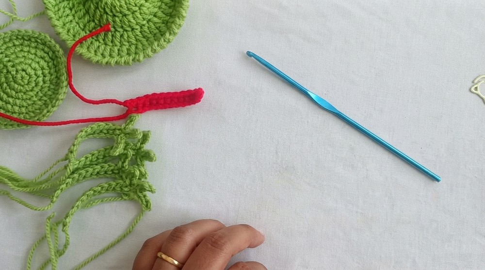 How to Crochet a Funny Frog Coaster 5