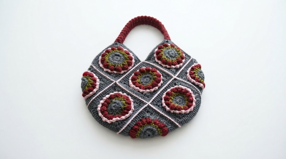 How to Crochet a Granny Square Handbag