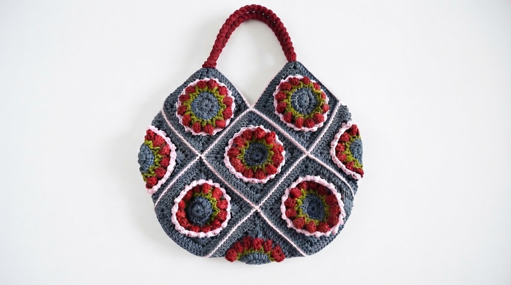 How to Crochet a Granny Square Handbag