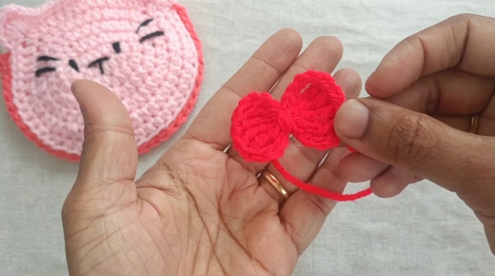 How to Crochet a Hellokitty Pouch 9