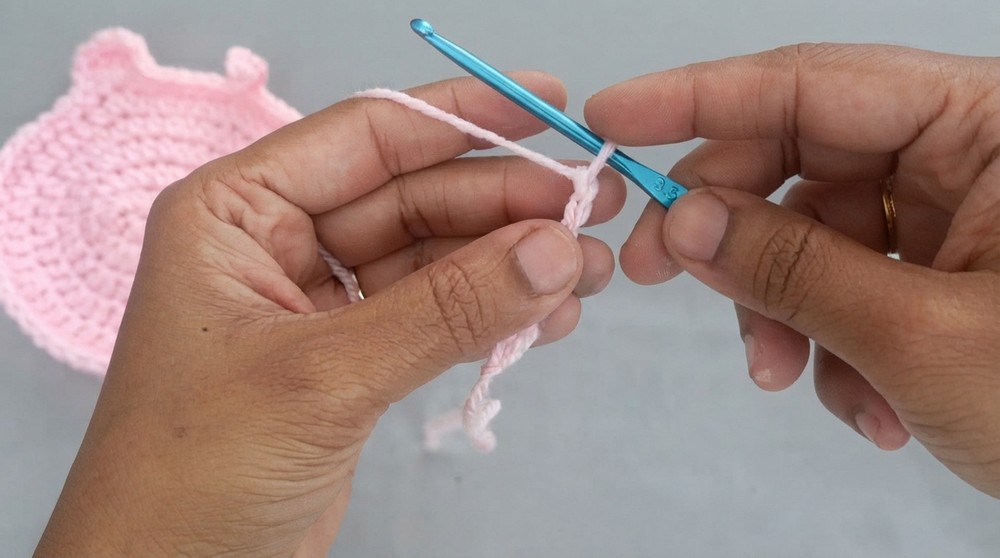 How to Crochet a Hellokitty Pouch 3
