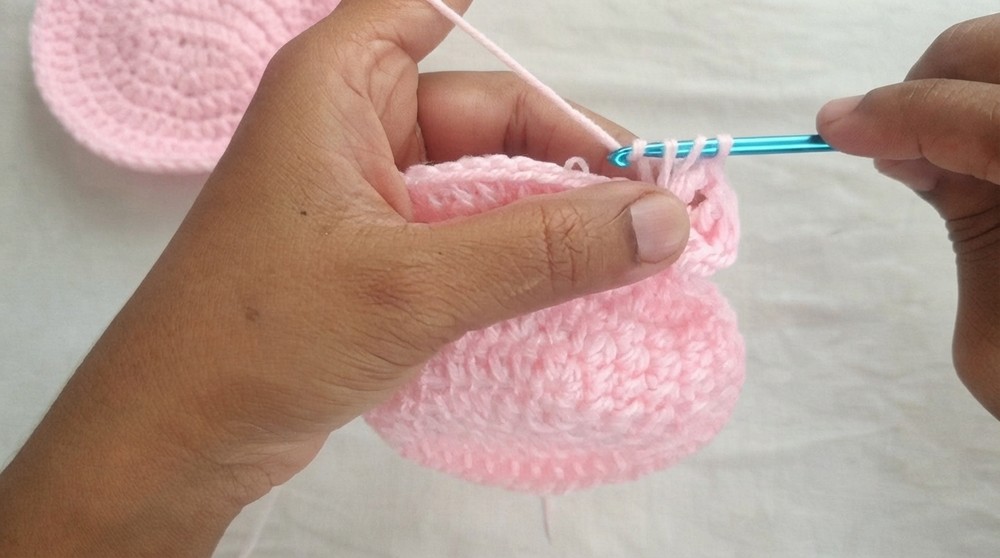 How to Crochet a Hellokitty Pouch 6