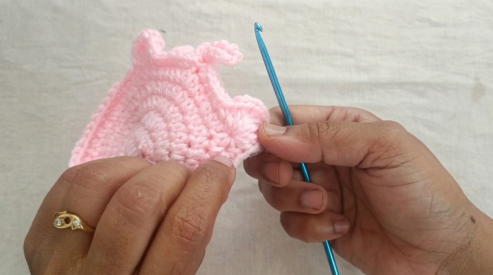How to Crochet a Hellokitty Pouch 7