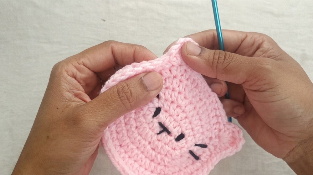 How to Crochet a Hellokitty Pouch 8
