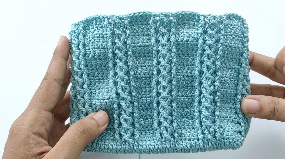 Simple Cable Stitch Sling Bag Pattern