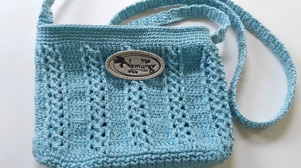 Simple Cable Stitch Sling Bag Pattern