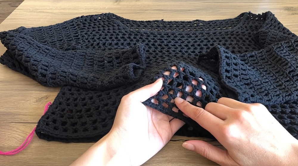 How To Crochet Most Economical And Trendy Net Blouse (7)