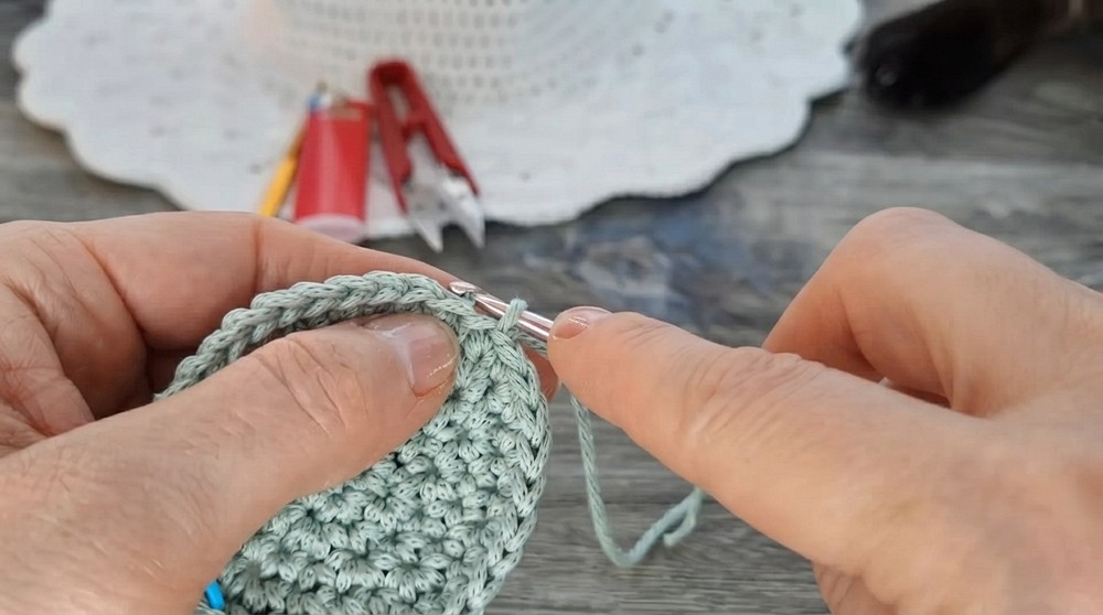 Summer Hat with a Brim - Easy and Quick Crochet Summer Hat Crochet Tutorial (7)